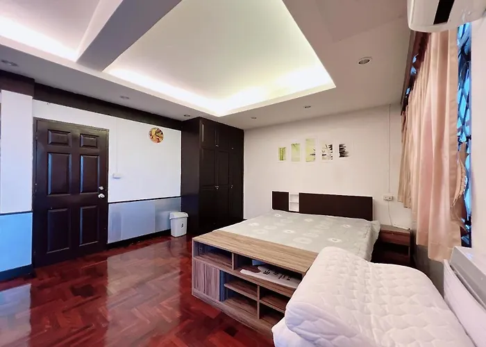 Flourish Sukhumvit 39 게스트하우스 방콕