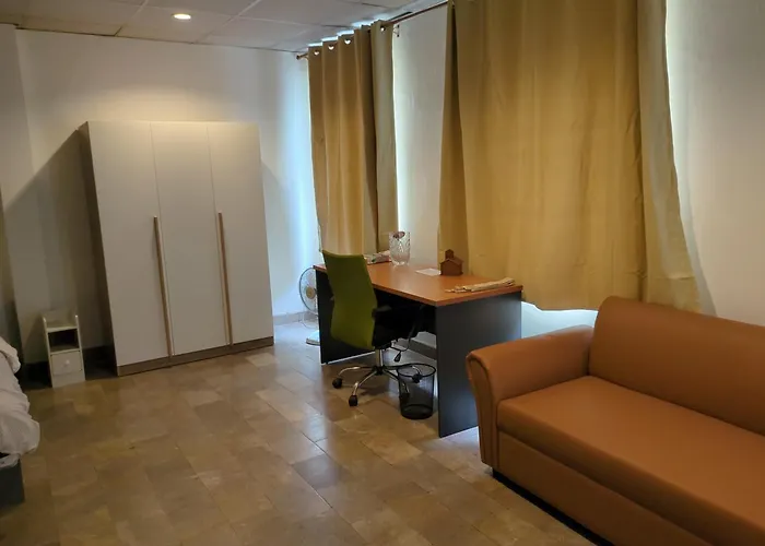 Flourish Sukhumvit 39 게스트하우스 *