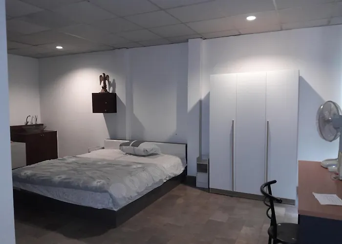 Flourish Sukhumvit 39 게스트하우스