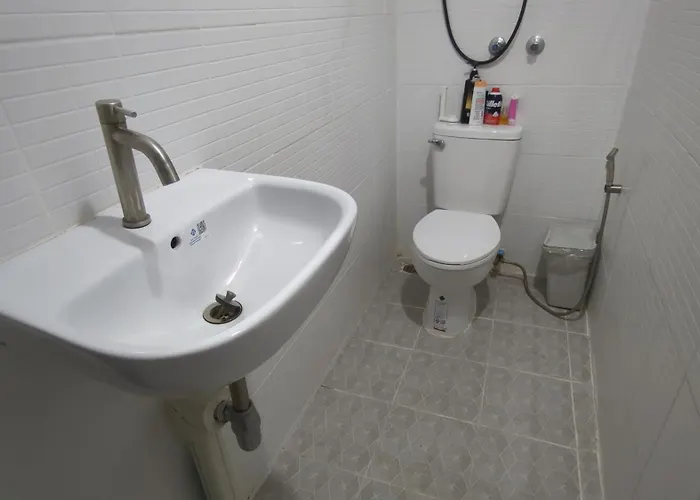 Flourish Sukhumvit 39 Guest house